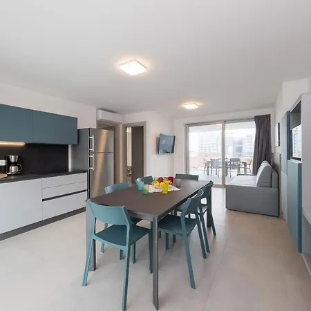 Modern Flat In Piazza Fontana リニャーノ・サッビアドーロ