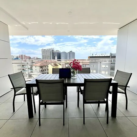 Modern Flat In Piazza Fontana アパート *